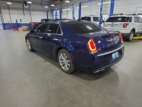 Used 2015 Chrysler 300 C Platinum image 7