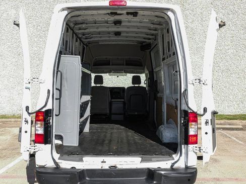 Used 2020 Nissan NV 2500 SV image 47