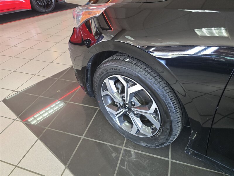 Used 2021 Kia Forte LXS FWD image 27