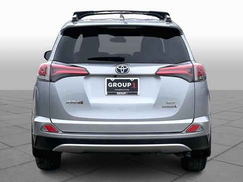 Used 2018 Toyota RAV4 XLE image 5