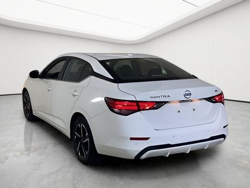 Used 2024 Nissan Sentra SV FWD image 9