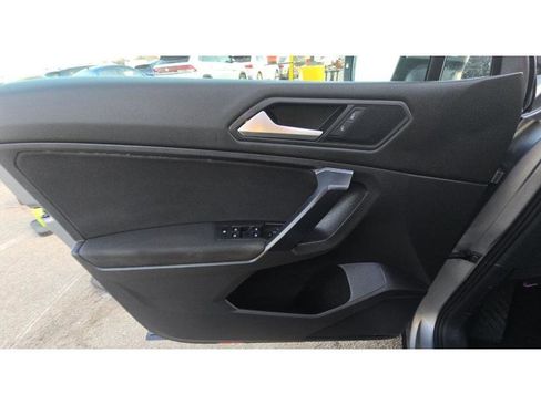 Used 2021 Volkswagen Tiguan S image 15