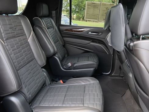 Certified 2023 Cadillac Escalade ESV Sport Platinum RWD image 33
