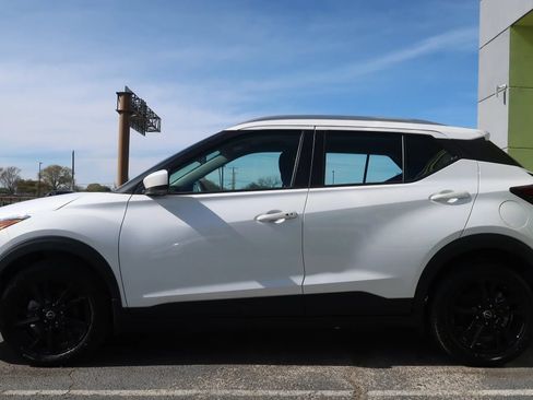 Used 2023 Nissan Kicks SV FWD image 7