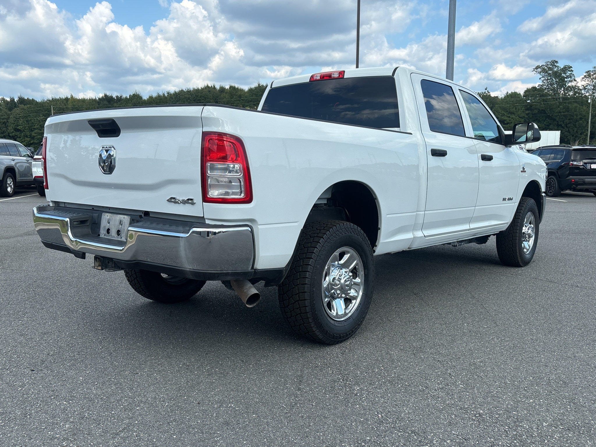 Used 2022 RAM 2500 Tradesman w/ Chrome Appearance Group AWD/4WD image 8