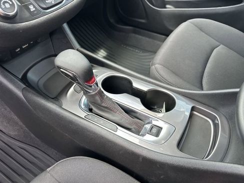 Used 2025 Chevrolet Malibu RS FWD image 25