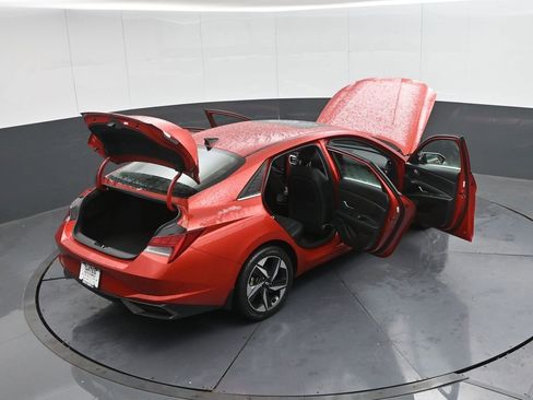 Used 2022 Hyundai Elantra Limited image 47