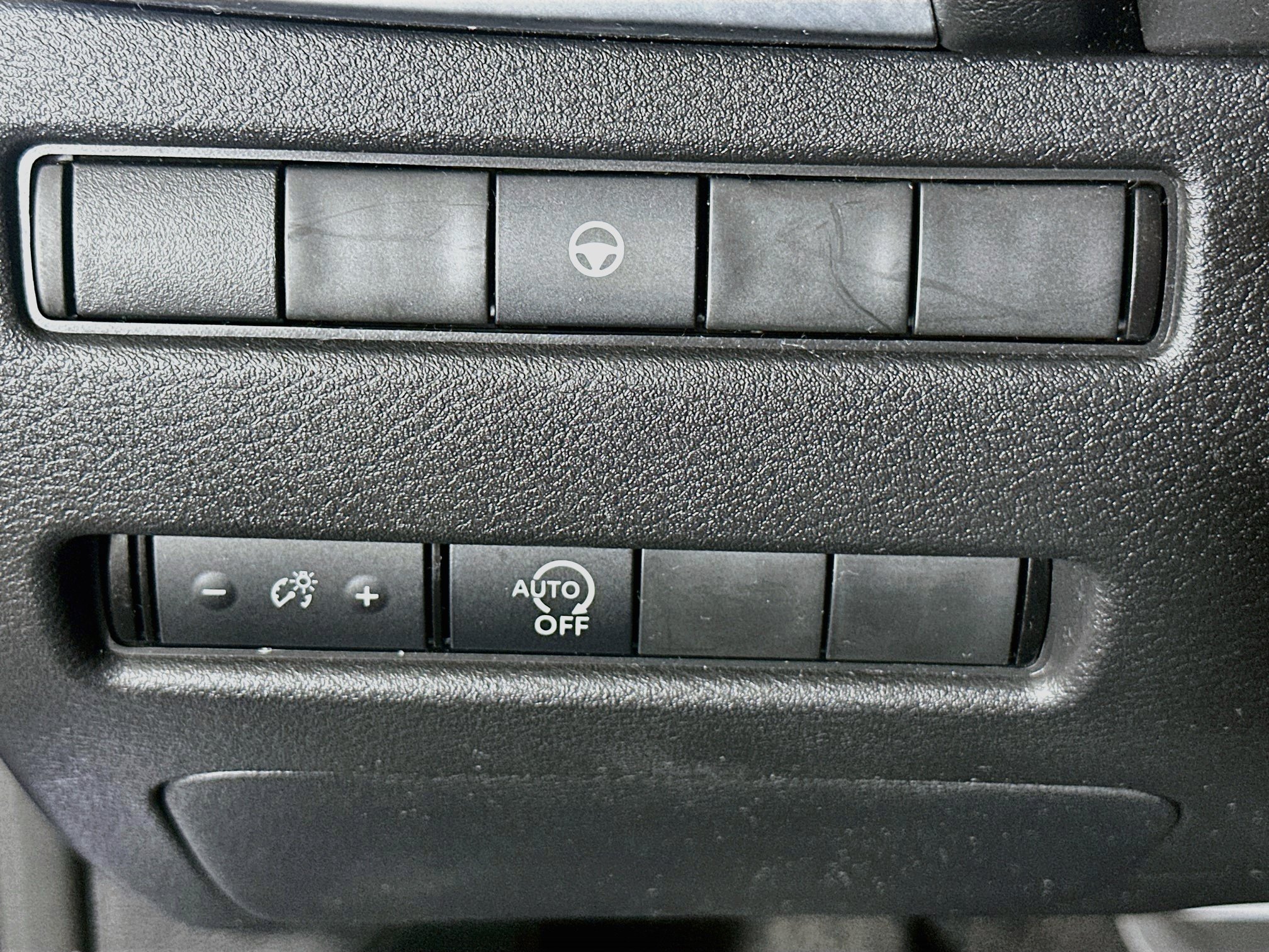 Used 2023 Nissan Rogue SV FWD image 17