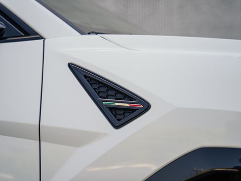 Used 2024 Lamborghini Urus S AWD/4WD image 16