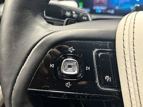 Used 2025 Lincoln Aviator AWD w/ Equipment Group 101A image 17