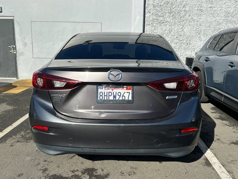Used 2018 MAZDA MAZDA3 Touring image 4