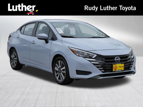 Used 2025 Nissan Versa SV FWD image 1