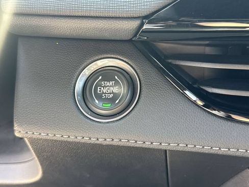 Used 2025 Buick Enclave Preferred FWD image 17