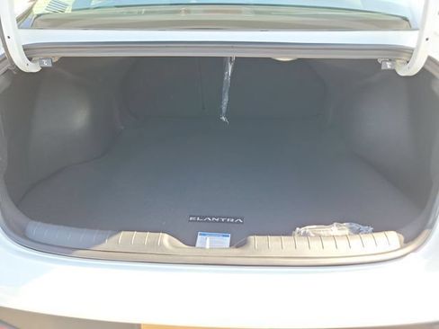 New 2026 Hyundai Elantra Limited FWD image 30