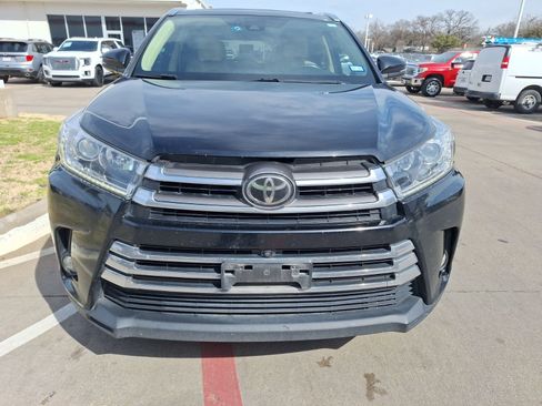Used 2018 Toyota Highlander Limited Platinum image 9