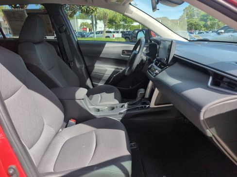 Certified 2022 Toyota Corolla Cross LE FWD image 32