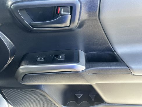 Used 2021 Toyota Tacoma SR5 RWD image 50