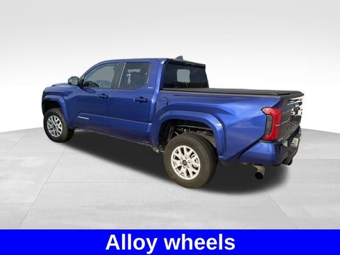 Used 2025 Toyota Tacoma SR5 AWD/4WD image 12