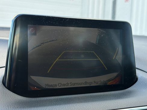 Used 2018 MAZDA MAZDA3 Grand Touring w/ Premium Equipment Package FWD image 17