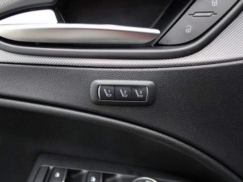 Used 2022 Alfa Romeo Stelvio Veloce AWD/4WD image 16