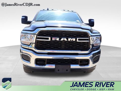 Used 2024 RAM 2500 Tradesman w/ Chrome Appearance Group AWD/4WD image 8