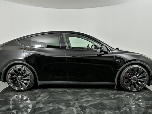 Used 2022 Tesla Model Y Performance AWD/4WD image 10