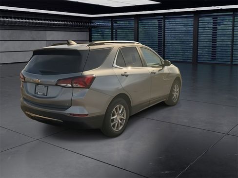 Used 2024 Chevrolet Equinox LT image 8