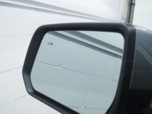 Used 2023 Chevrolet Traverse LT FWD image 25