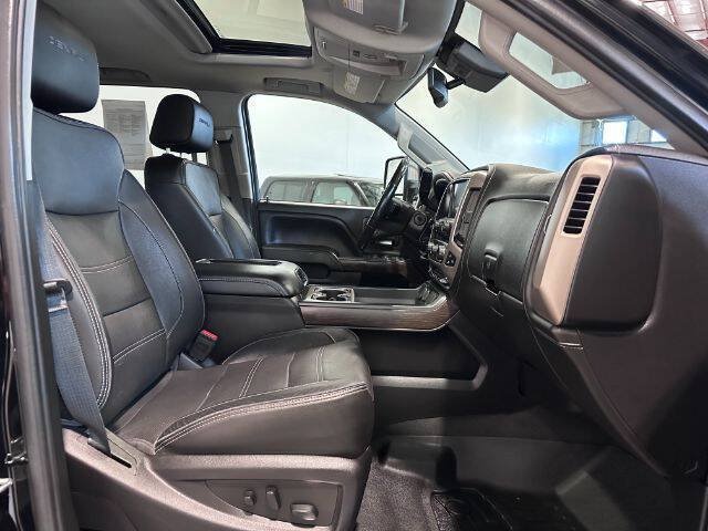 Used 2019 GMC Sierra 3500 Denali w/ Duramax Plus Package AWD/4WD image 17