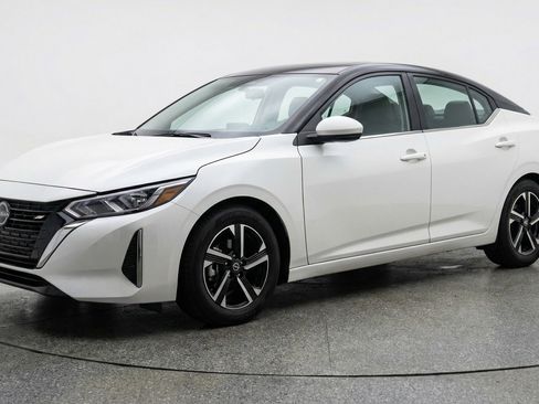 Used 2025 Nissan Sentra SV FWD image 3