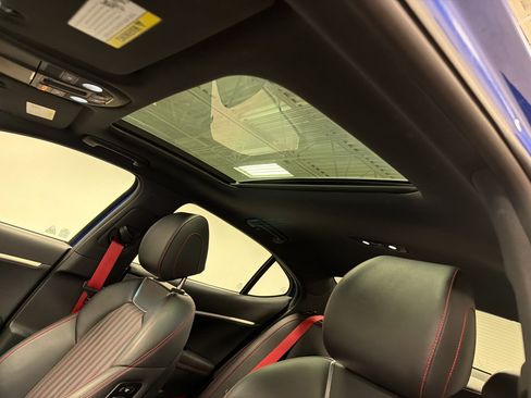 Used 2023 Genesis G70 2.0T w/ Sport Prestige Package RWD image 24