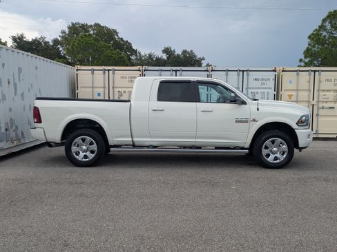 Used 2018 RAM 3500 Laramie w/ Sport Appearance Group AWD/4WD image 4
