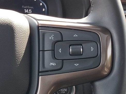 Used 2024 Chevrolet Suburban High Country AWD/4WD image 23