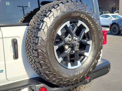 Used 2024 Jeep Wrangler Unlimited Rubicon 4xe w/ Capability Package AWD/4WD image 27