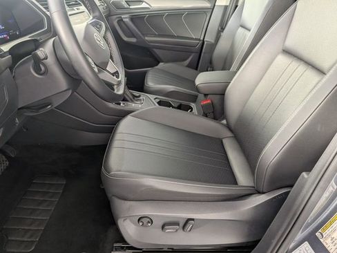 Used 2024 Volkswagen Tiguan SE image 14