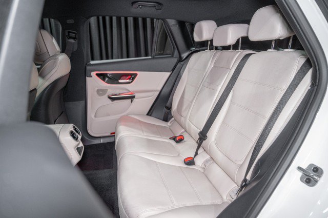 Used 2026 Mercedes-Benz GLC 300 image 11