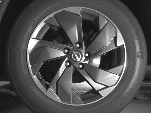 Used 2025 Nissan Rogue SV AWD/4WD image 14