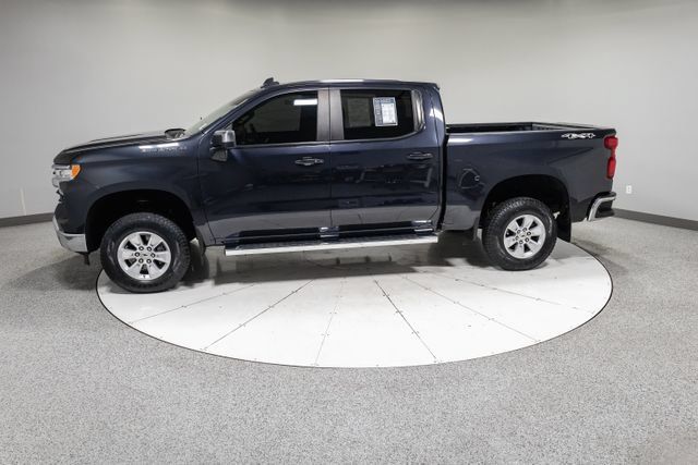 Used 2022 Chevrolet Silverado 1500 LT AWD/4WD image 32
