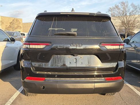Used 2024 Jeep Grand Cherokee L Laredo AWD/4WD image 5