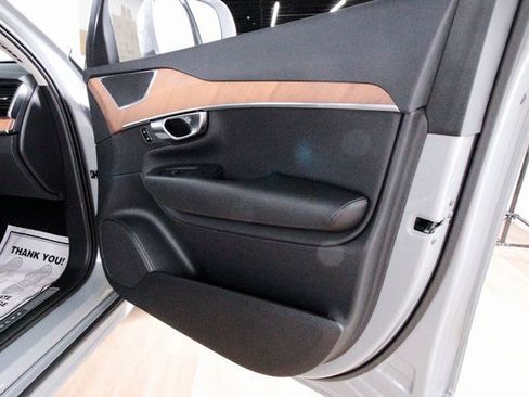 Certified 2024 Volvo XC90 B5 Plus image 27