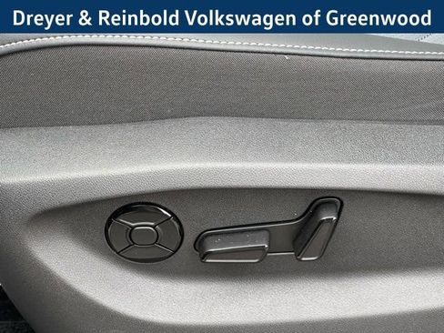 New 2026 Volkswagen Tiguan SE image 25