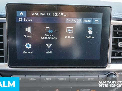 Used 2025 Hyundai Venue SEL image 33