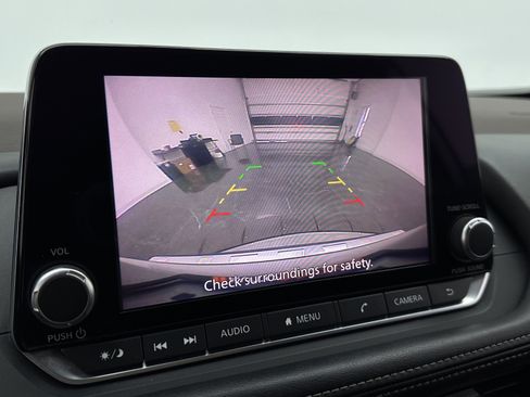 Used 2022 Nissan Rogue SV FWD image 18
