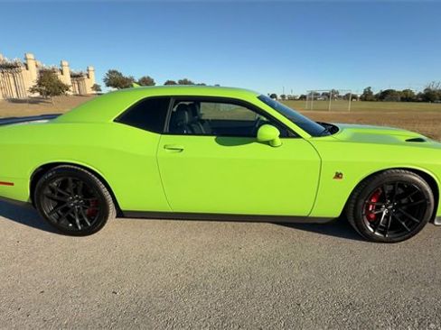 Used 2023 Dodge Challenger R/T Scat Pack w/ Plus Package image 9