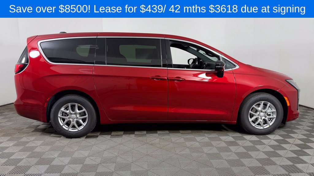 New 2027 Chrysler Pacifica Select FWD image 8