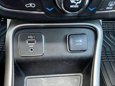 Used 2019 Jeep Compass Latitude image 18