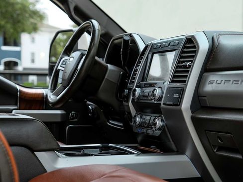 Used 2019 Ford F450 King Ranch w/ King Ranch Ultimate Package AWD/4WD image 29