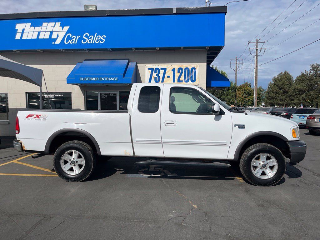 Used 2002 Ford F150 XLT AWD/4WD image 2