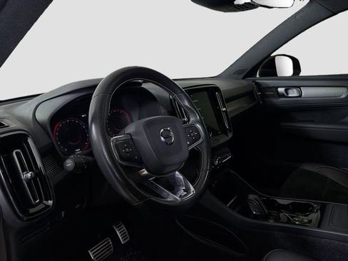 Used 2019 Volvo XC40 T5 R-Design AWD/4WD image 9