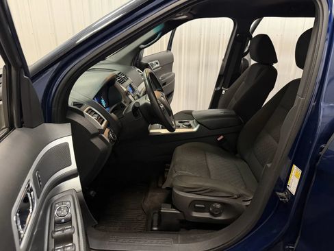 Used 2012 Ford Explorer XLT AWD/4WD image 33